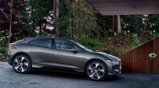 auto roku v Německu elektromobil Jaguar I-Pace