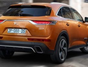 Model DS 7 Crossback, který je na trhu od začátku roku 2018, se nyní vydává na nová teritoria a představuje se ve zcela nové verzi D7 Crossback E-Tense 4×4.