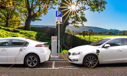auto elektromobily nabíjecí stanice