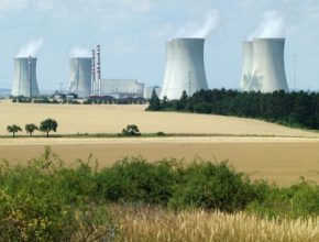 jaderná elektrárna Dukovany patřící společnosti ČEZ