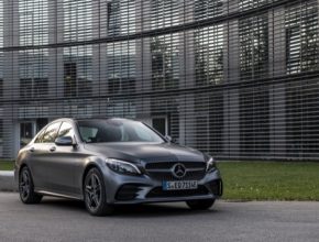 auto plug-in hybrid Mercedes-Benz