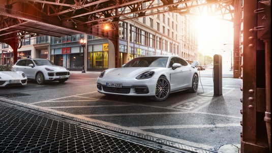 Elektromobily a plug-in hybridy už na českém trhu nabízí 16 automobilových značek.