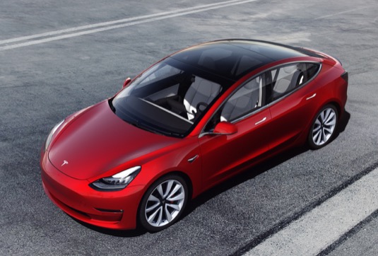 auto elektromobil Tesla Model 3