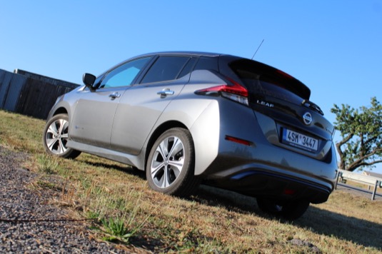 auto elektromobil nový Nissan Leaf