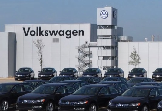 auto výroba elektromobilů baterií Volkswagen továrna Evropa