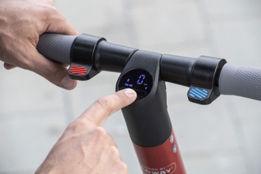 Strategická smlouva mezi společnostmi SEAT a SEGWAY reaguje na rostoucí poptávku po elektrické městské mobilitě na posledním úseku trasy.
