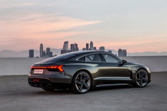 auto elektromobil Audi e-tron GT