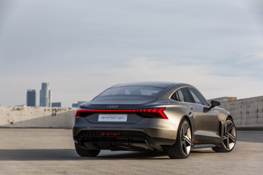 Elektromobil Audi e-tron GT concept