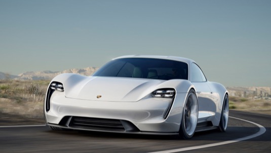 Porsche Taycan bude prvním elektromobilem značky Porsche. Na trh půjde už příští rok.