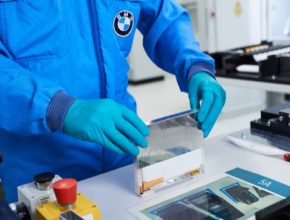 Výroba bateriových článků pro elektroauta BMW