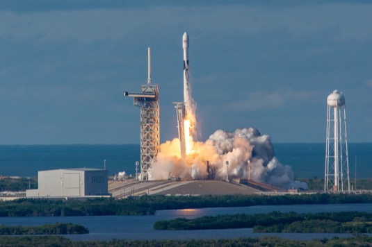 Druhý stupeň rakety Falcon 9 se znovupoužitelnosti už nedočká