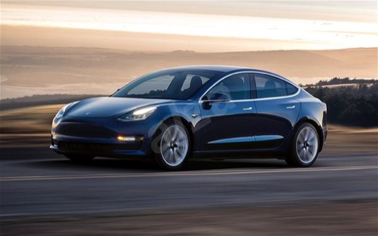 elektromobil Tesla Model 3