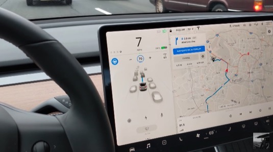 auto elektromobily Tesla Navigate on Autopilot