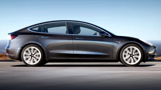 auto elektromobil Tesla Model 3