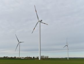 ČEZ vytvořil v Německu společné dponiky s firmami GP Joule a BayWa Wind. Projekty budou soutěžit v systému německých aukcí především v letech 2020 - 2022. Celkový instalovaný výkon těchto elektráren bude záležet právě na výsledku aukcí.