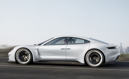 auto elektromobil Porsche Taycan
