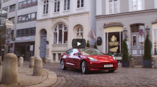 auto elektromobil Tesla Model 3