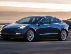 auto elektromobil Tesla Model 3