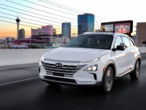 Hyundai chce zkoumat nové možnosti podnikání, zaměřeného na dodávky systémů palivových článků výrobcům automobilů, dronů, plavidel, kolejových vozidel, vysokozdvižných vozíků a generátorů elektrické energie. Do roku 2030 plánuje vyrábět 700 000 systémů palivových článků ročně včetně 500 000 jednotek pro elektromobily s palivovými články (FCEV).