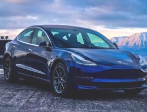 auto elektromobil Tesla Model 3 Evropa ceny