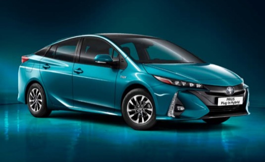 auto Toyota Prius plug-in hybrid