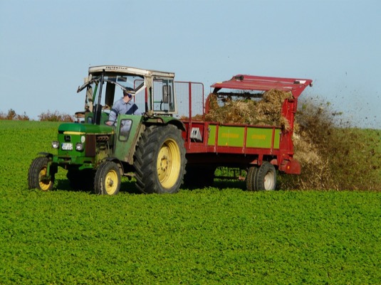 zemědělství traktor hnůj