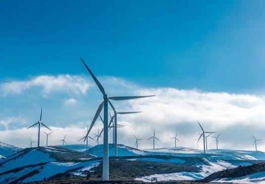 Česko bude pro investory atraktivnější, jakmile zavede systém aukcí na nové výrobní kapacity z obnovitelných zdrojů energie.