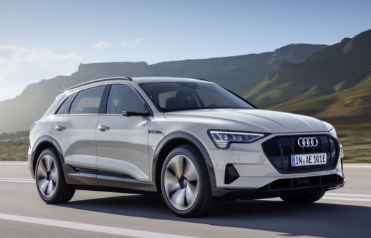 auto elektromobil Audi e-tron