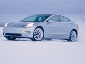 auto elektromobil Tesla Model 3
