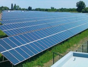 Solek Group od svého založení v roce 2010 realizovala více než desítku projektů v oblasti fotovoltaických elektráren (Česko, Slovensko, Rumunsko a Chile) o celkovém instalovaném výkonu přes 30 MW. Solek Group se v současnosti soustředí na chilský trh, kde má v plánu výstavbu dalších až 250 MW.