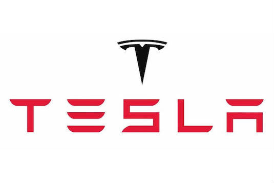 auto Tesla elektromobily Česká republika