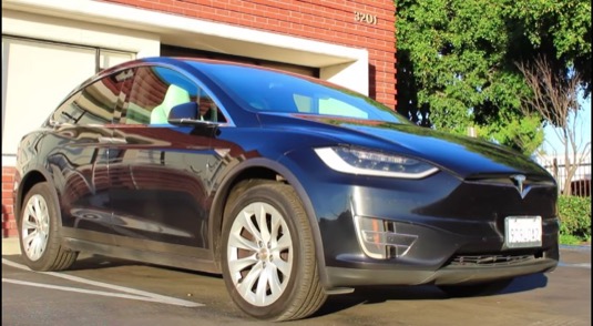 auto elektromobil Tesla Model X 90D Deuxy