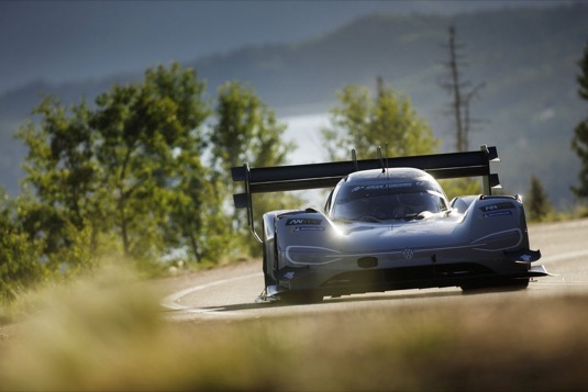 Zdokonalený Volkswagen ID. R bude řídit Romain Dumas, vítěz z Pikes Peaku