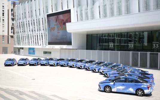 Společnosti Air Liquide, Idex, Société du Taxi Électrique Parisien (STEP) a Toyota spojují síly v rámci joint-venture s názvem HysetCo, vůbec prvního podniku zaměřeného výhradně na rozvoj vodíkové mobility v oblasti Paříže.