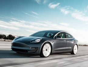 auto elektromobil Tesla Model 3