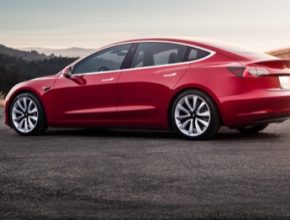 auto elektromobil Tesla Model 3 červená red