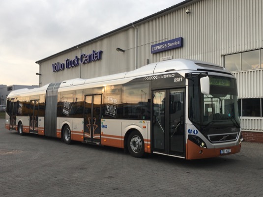 Pokud si budete chtít vyzkoušet jízdu hybridním autobusem značky Volvo, určitě sledujte webové stránky DPP. Zde budou pravidelně umísťovány informace o konkrétních testovaných linkách a jízdním řádu hybridního autobusu.