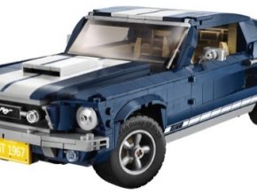 Ford Mustang z produktové řady LEGO Creator Expert bude u prodejců LEGO k dispozici od 1. března 2019. Cena činí v přepočtu přibližně 3 360 Kč
