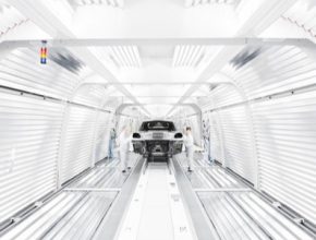 Nové, plně elektrické Porsche Macan se bude vyrábět v továrně v saském Lipsku. Rozhodlo se o tom začátkem minulého července. V továrně pracuje 4000 lidí.