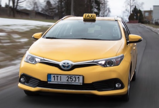 auto taxi hybrid Toyota
