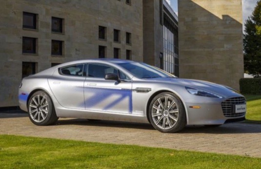 auto elektromobil Aston Martin Rapide E James Bond Agent 007 film