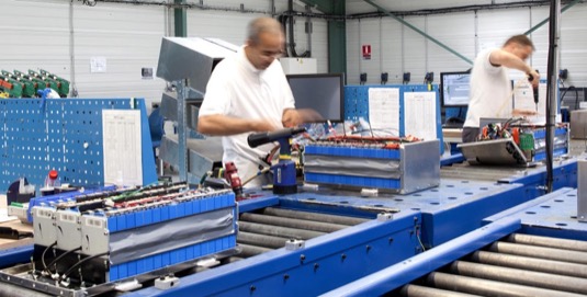 Výroba bateriových článků a baterií se v 21. století stává klíčovým průmyslovým odvětvím.