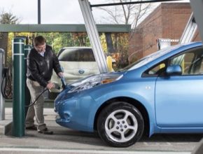 V anketě e-kozel.cz hlasují elektromobilisté o nejhorší elektromobilní počin za rok 2018.