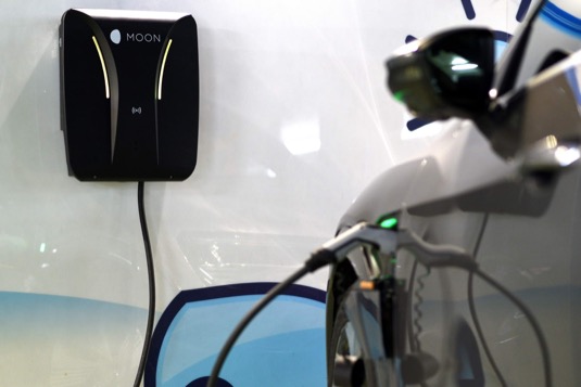 Produktová řada MOON zahrnuje také systémy pro trvale udržitelnou výrobu elektrické energie a její uchovávání.