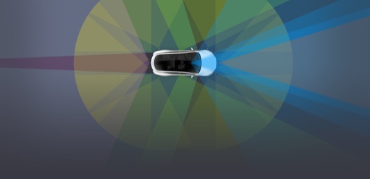 Tesla vylepšuje software i hardware systému Autopilot. Jejím cílem je co nejdříve dosáhnout plné autonomie.
