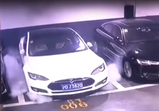 auto elektromobil Tesla Model S