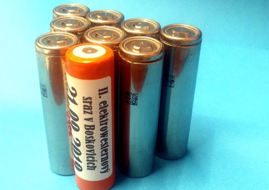 baterie článek z Tesla Model S