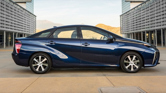auto Toyota Mirai auto na vodík USA prodeje