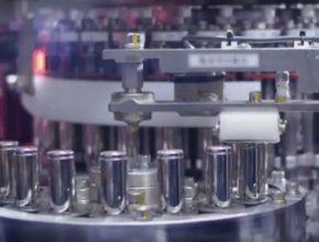 auto elektromobily výroba baterií v továrně Tesla Gigafactory