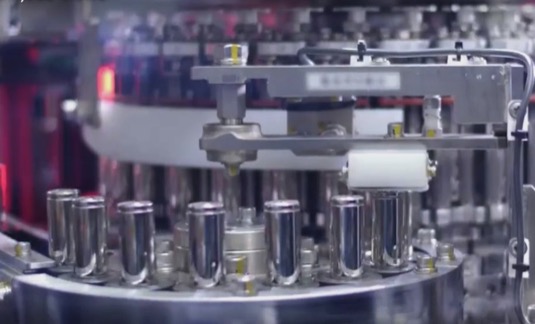 auto elektromobily výroba baterií v továrně Tesla Gigafactory